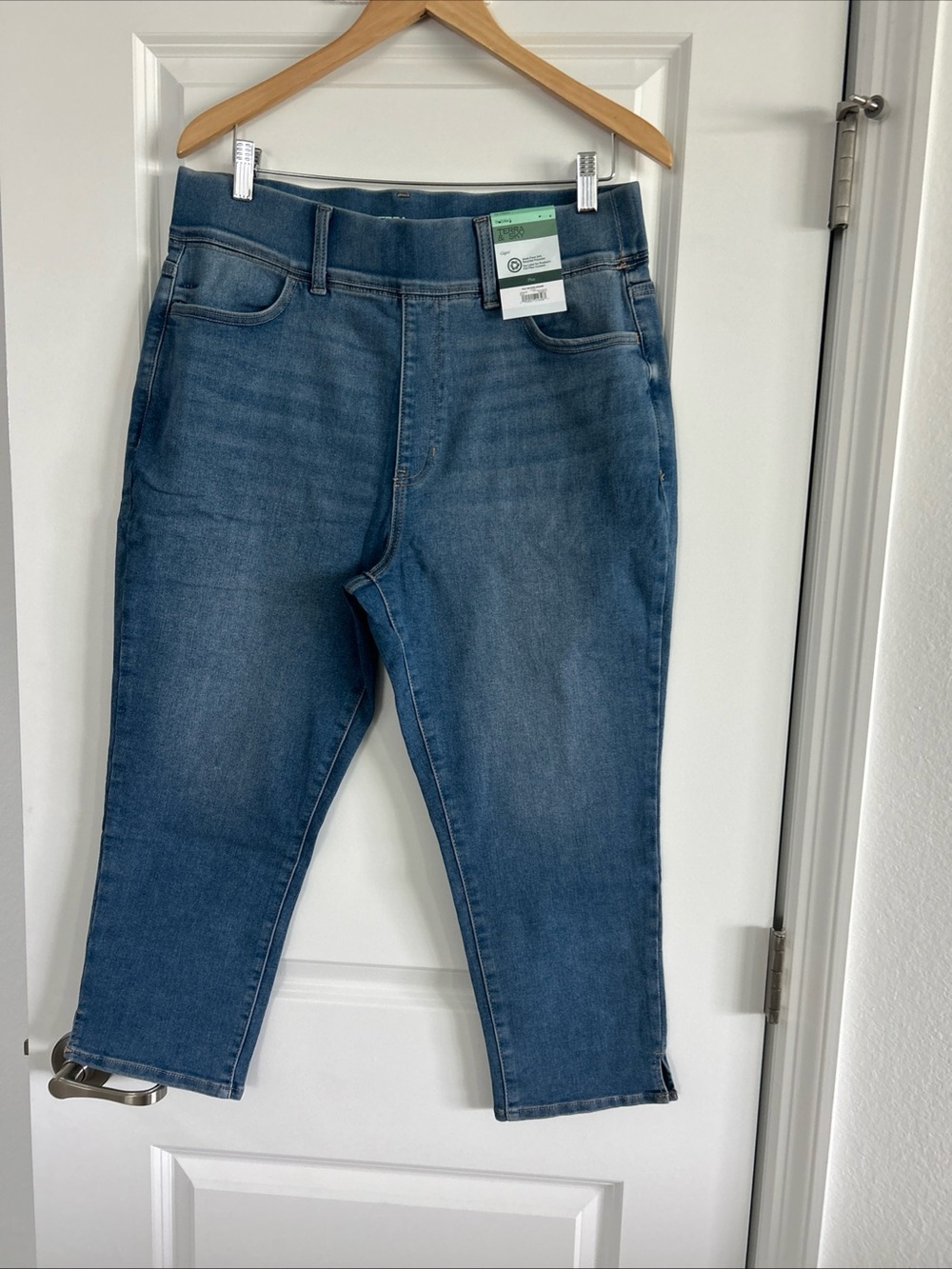 Terra & Sky Women's Plus Size Pull On High Rise Capri Jeggings, Size 0x, NWT